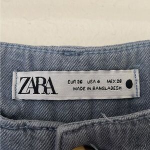 Zara women’s cargo pants. Slate blue size 4. Ankle length. Like new. Worn once